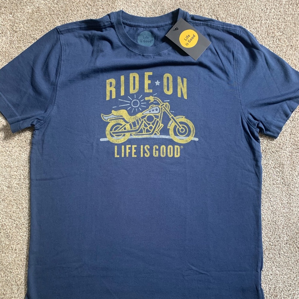 Life is Good t-shirt/ BNWT/ size small